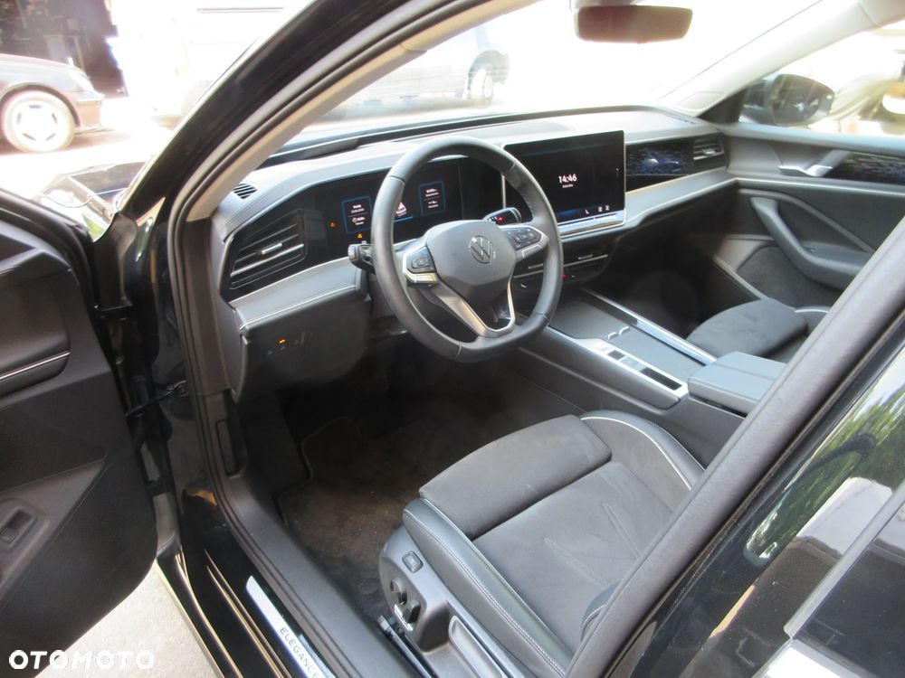 Volkswagen Passat Variant 2.0 TDI SCR 4Mot Elegance DSG - 10
