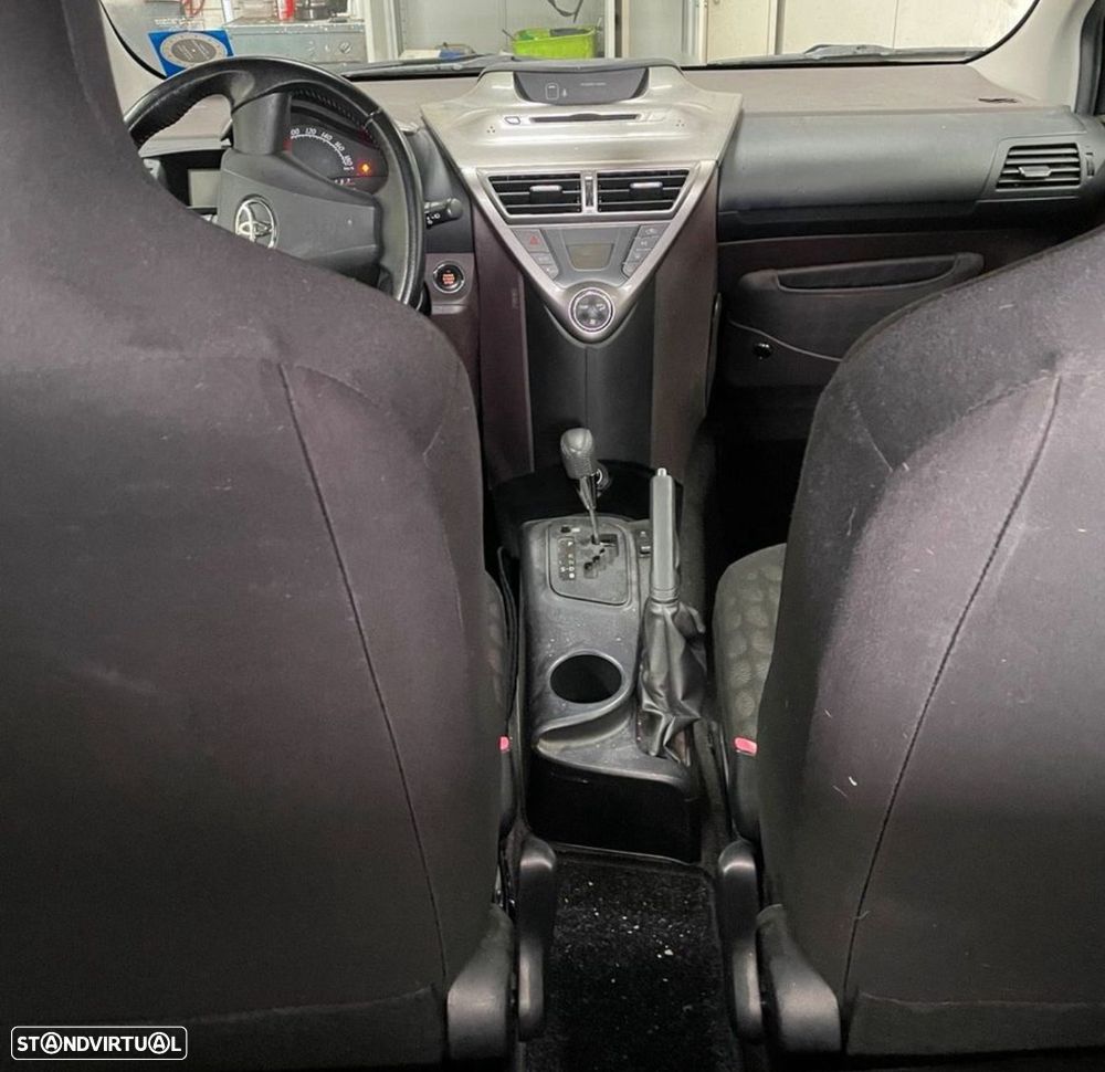 Toyota iQ 1.0 VVT-i 2 MultiDrive EP - 11