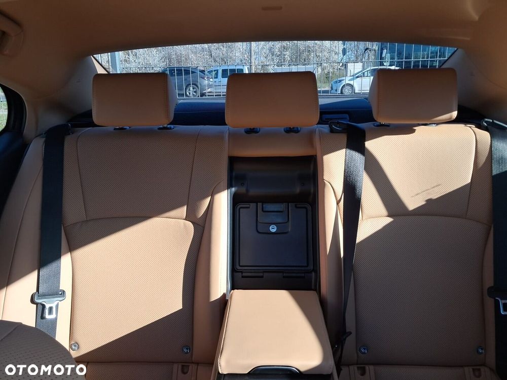 Lexus ES 300h Business Edition - 32