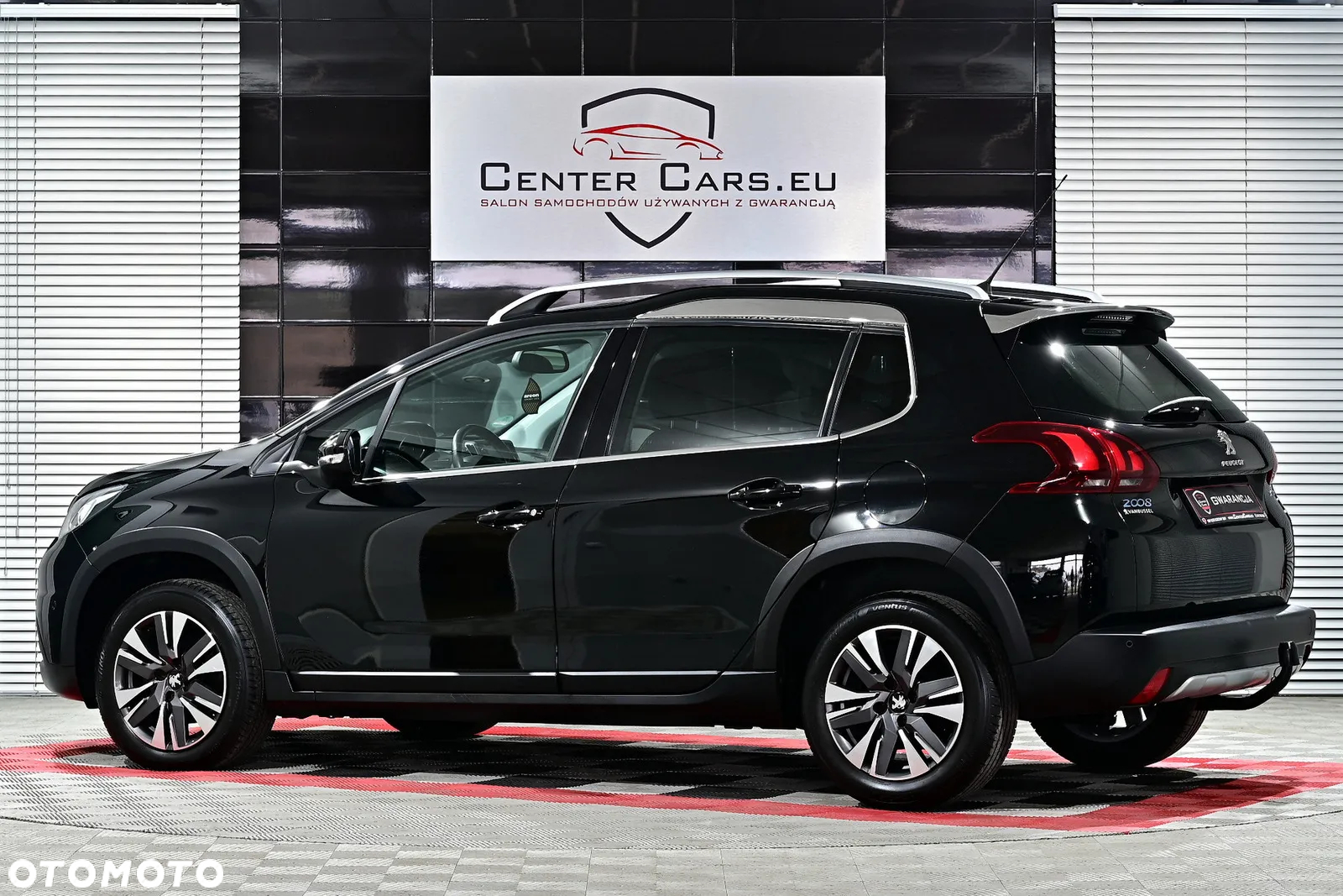 Peugeot 2008 1.2 Pure Tech Allure S&S - 13
