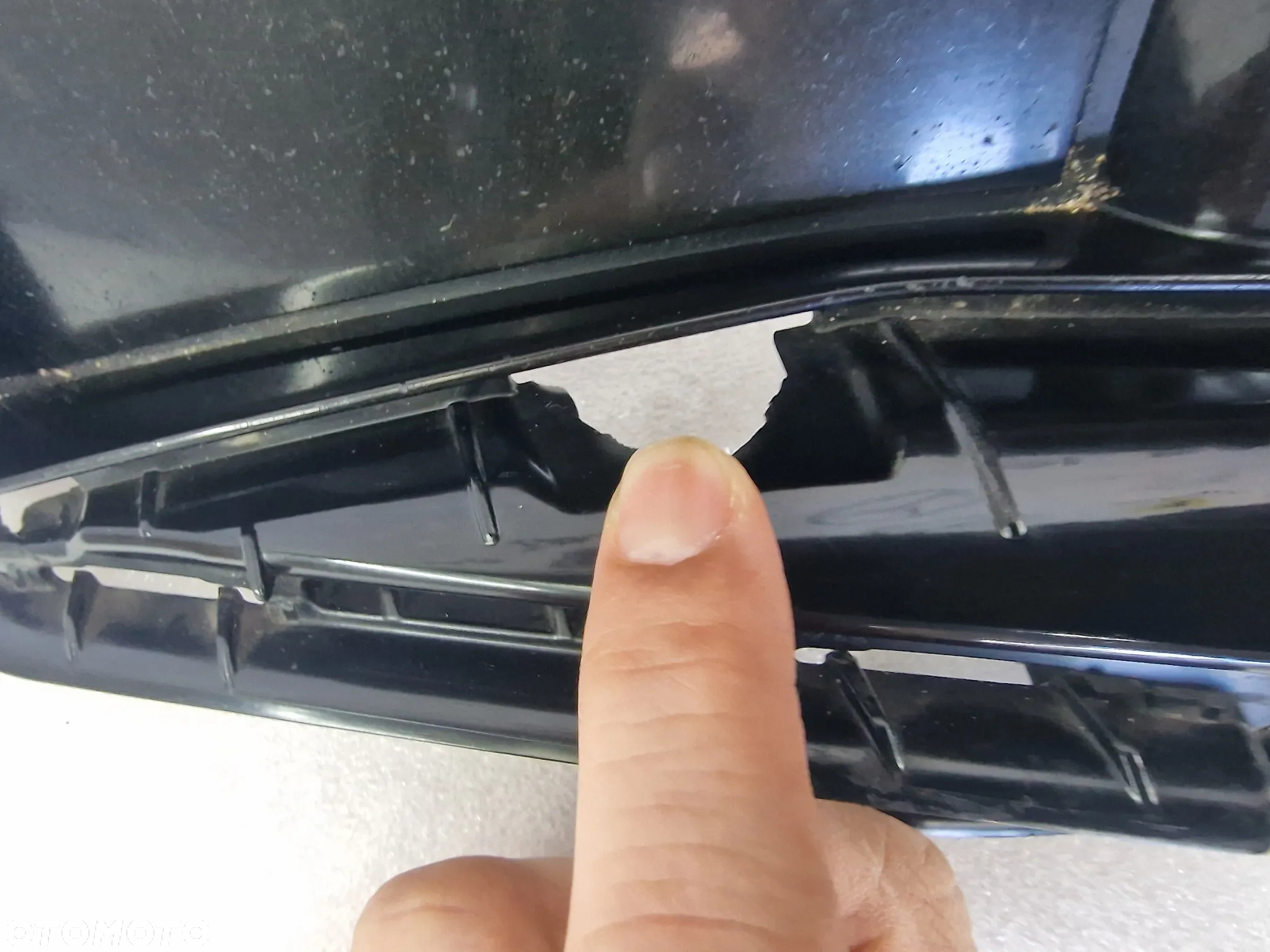 BMW 1 F40 SPORT 19- KRATKA ŚRODKOWA ZDERZAKA PRZEDNIEGO PRZÓD , NR 511117462937 / 17462937 / 211636 / 51117462936 / 7462936 ,  NR AUKCJI KR412 - 7