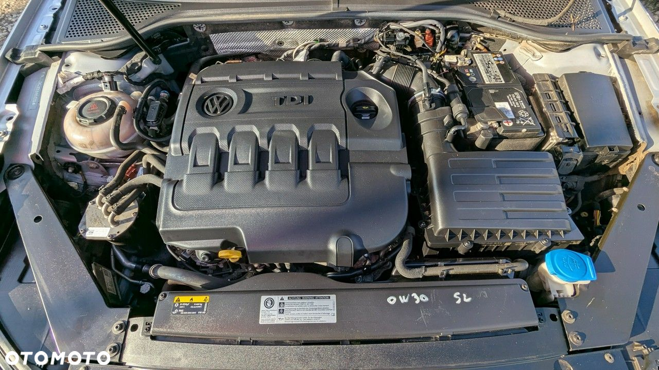 Volkswagen Passat - 36