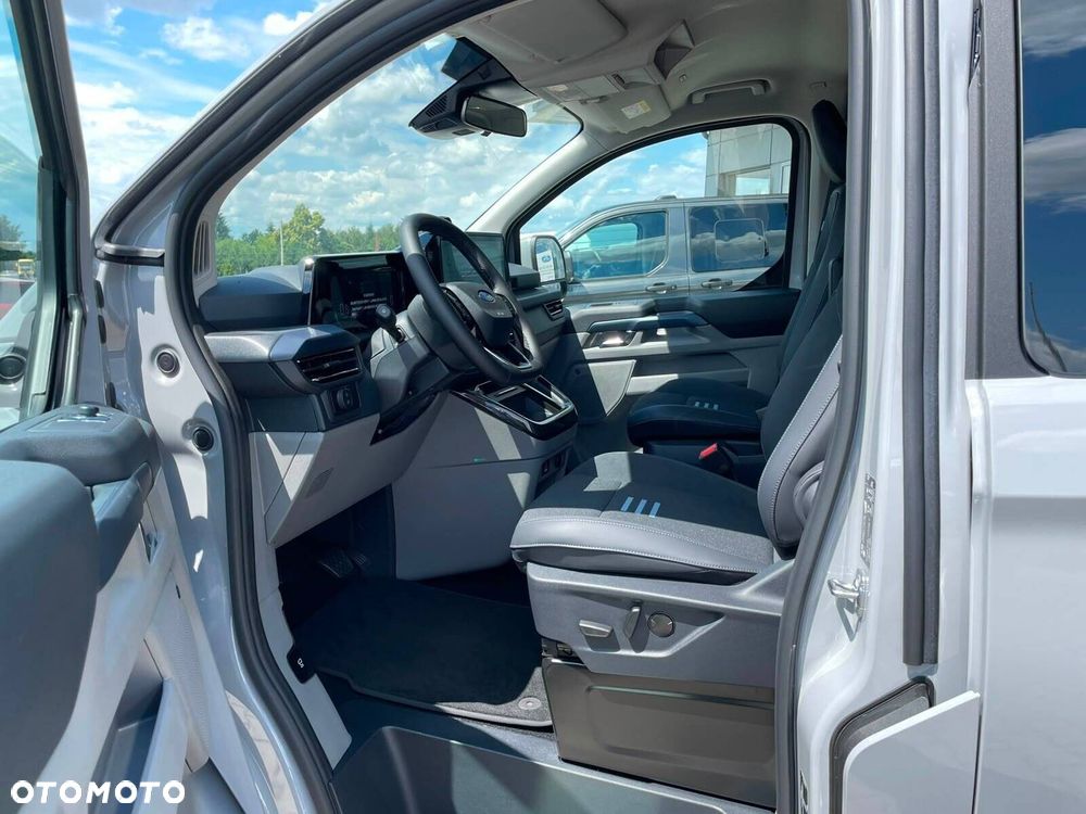 Ford Tourneo Custom - 23