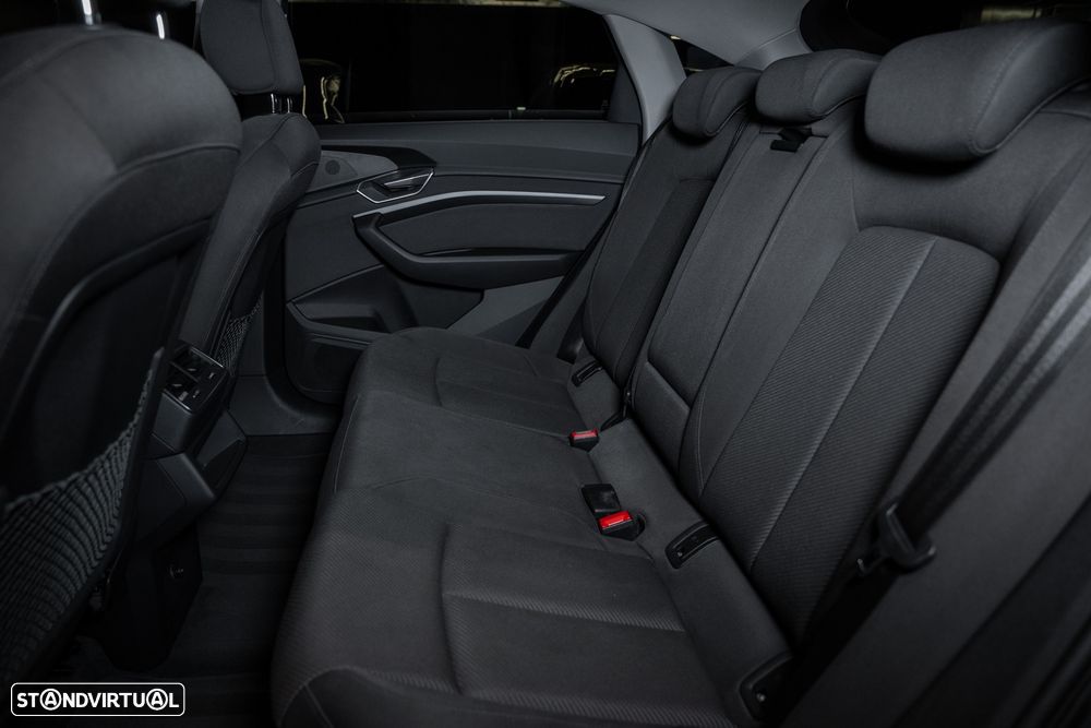 Audi Q8 e-Tron Sportback 55 quattro S line - 28