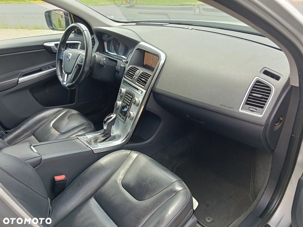 Volvo XC 60 D3 Geartronic Summum - 14