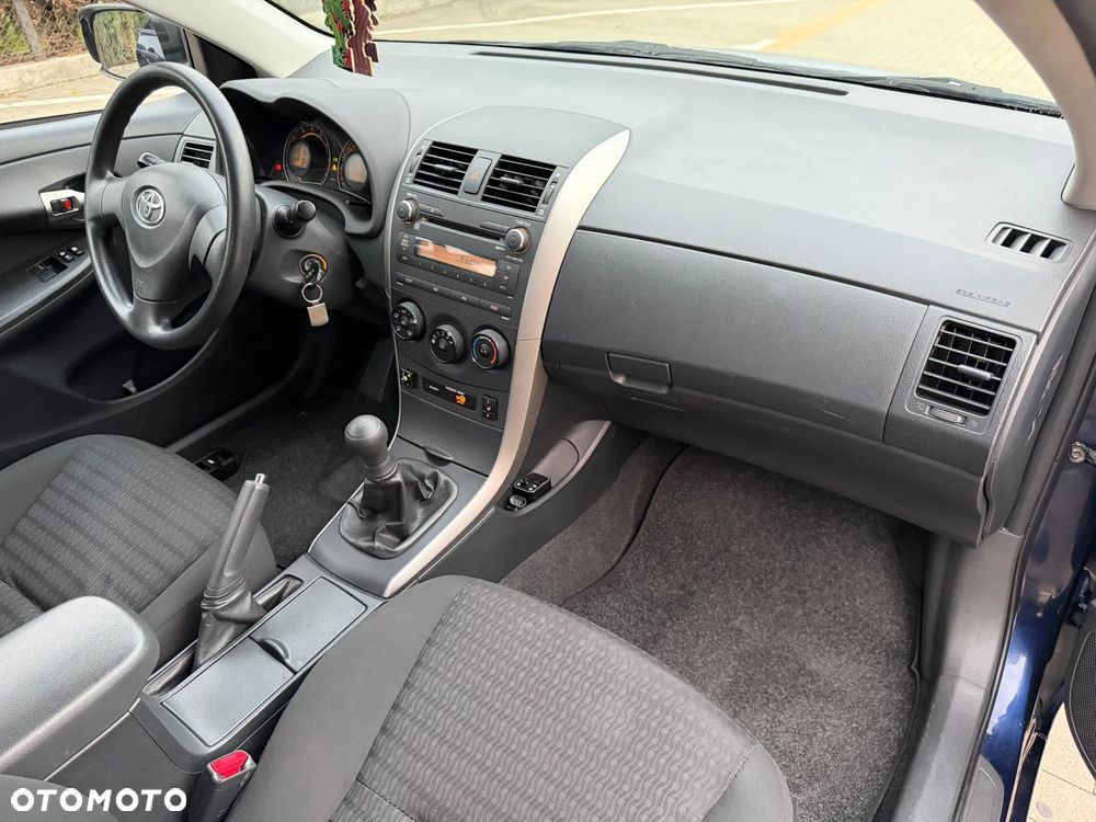 Toyota Corolla - 14