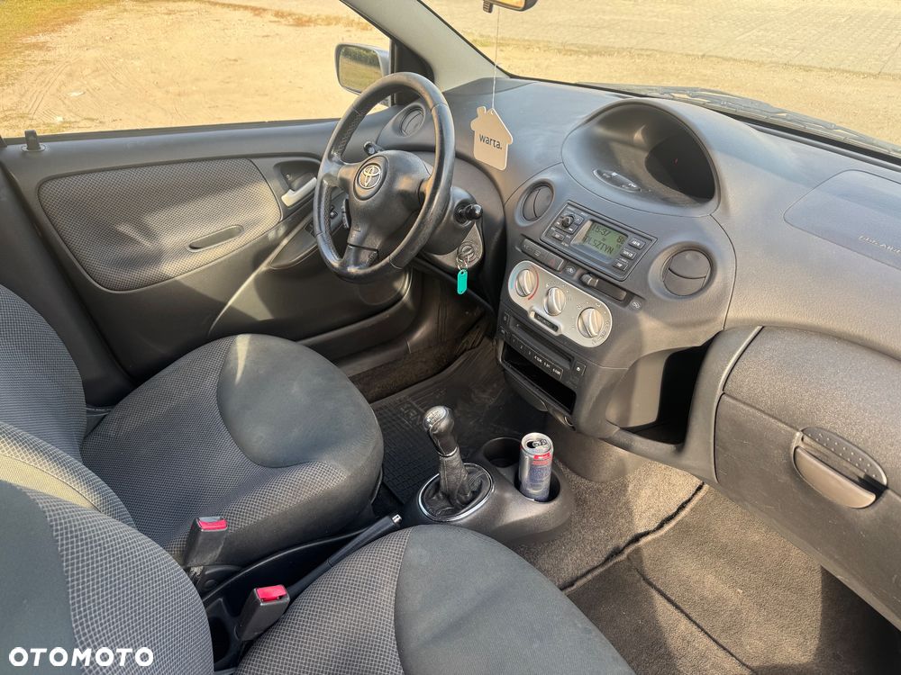 Toyota Yaris 1.4 D-4D Base - 8