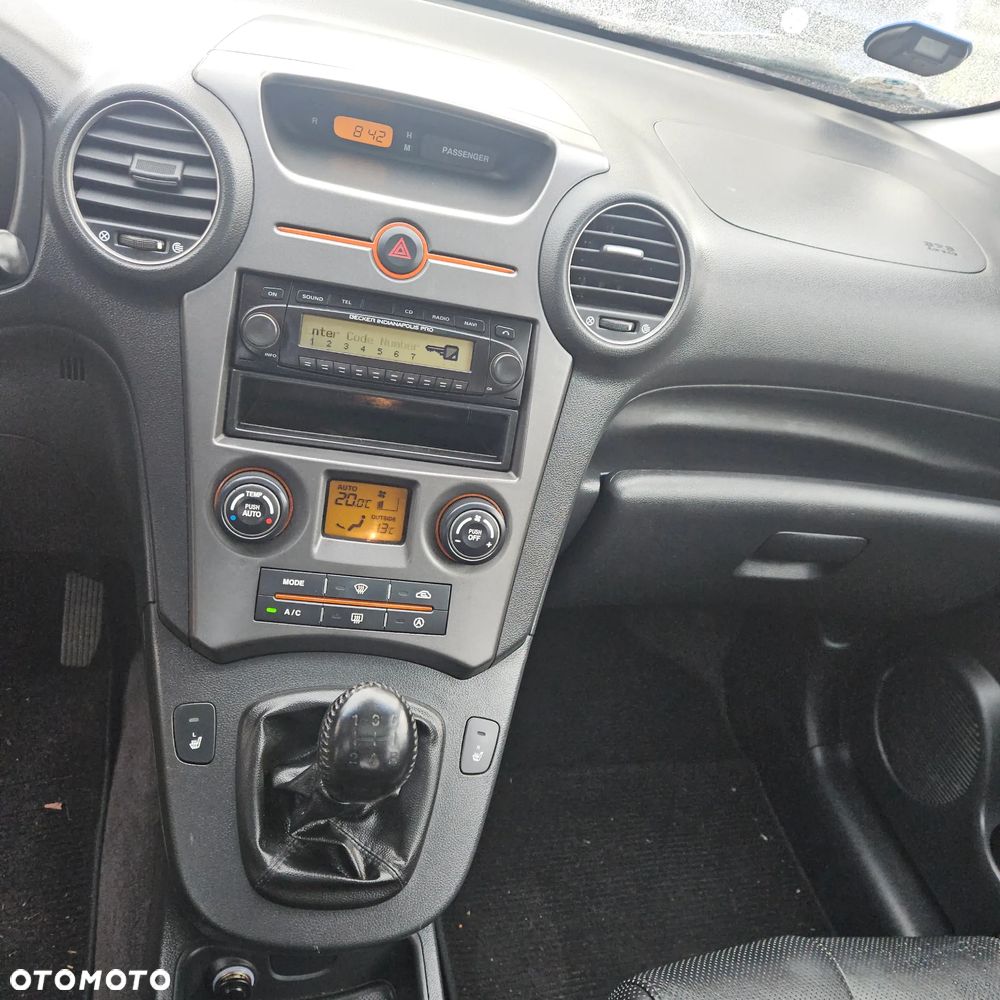 Kia Carens 2.0 CVVT LX Basis - 17