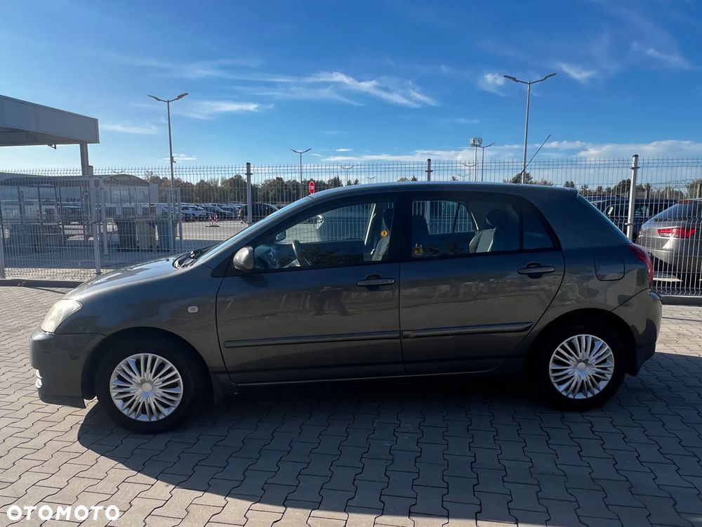 Toyota Corolla - 25