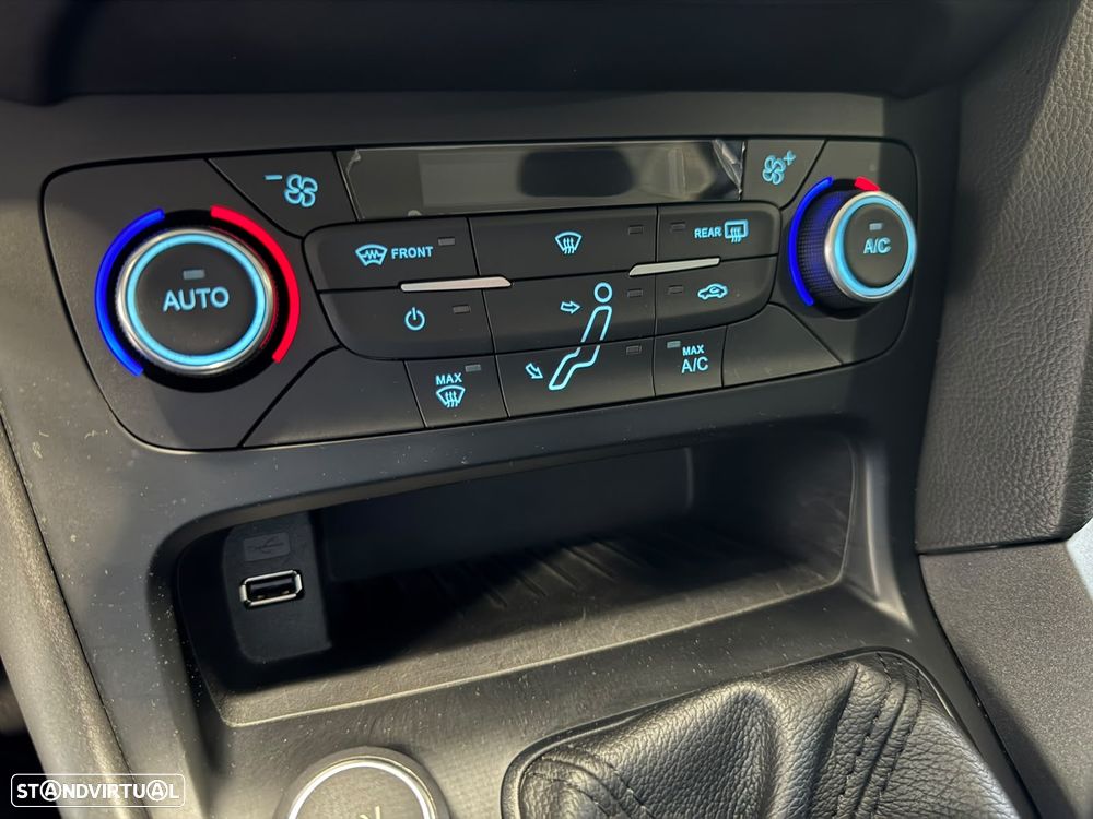 Ford Focus 1.0 EcoBoost Business - 25