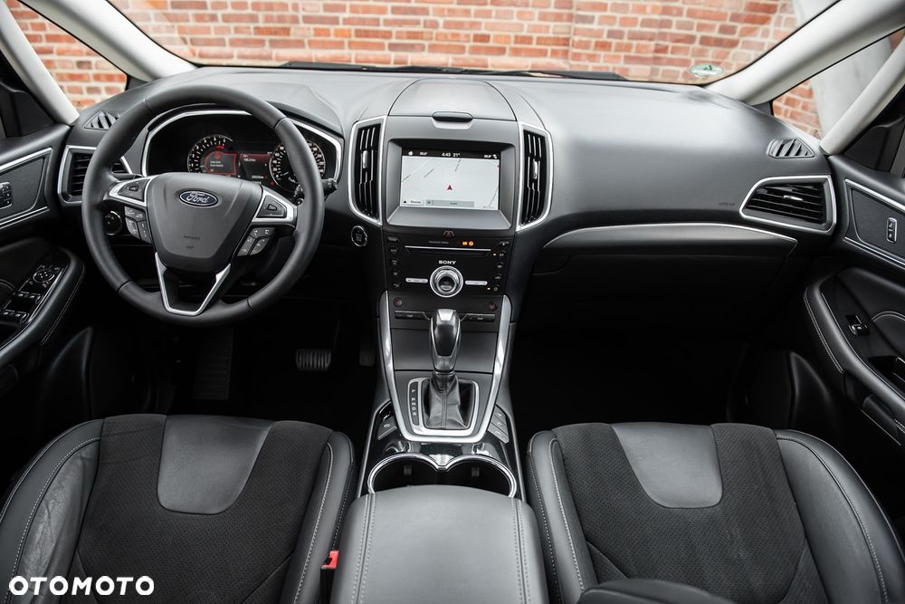 Ford S-Max 2.0 TDCi Titanium PowerShift - 32