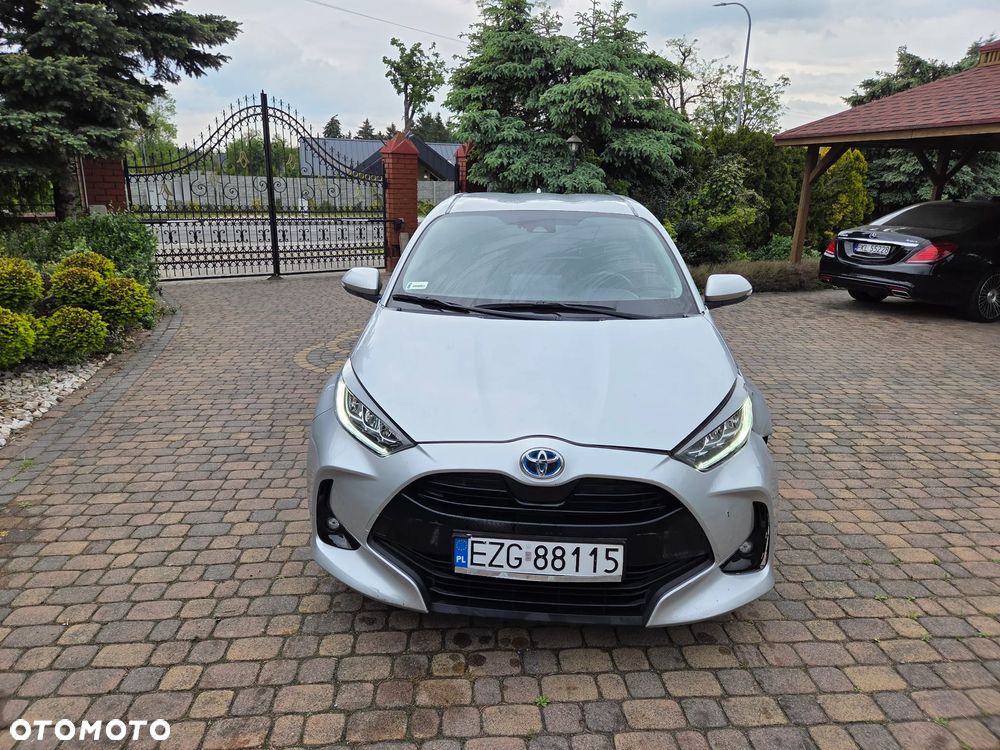 Toyota Yaris Hybrid 100 Premium - 12