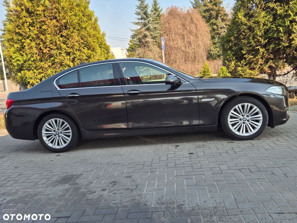 BMW Seria 5 520i Luxury Line - 15