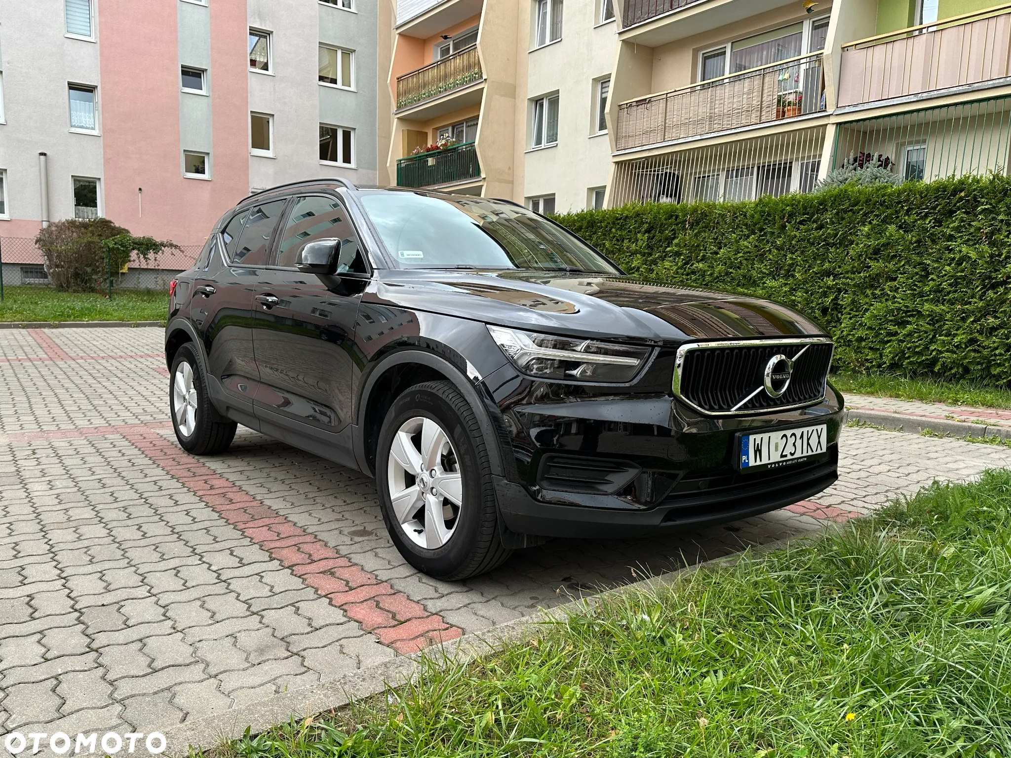 Volvo XC 40 T3 Momentum Pro - 2