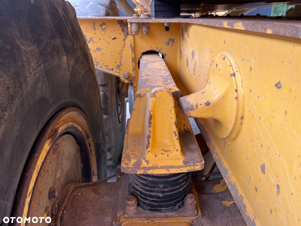 Volvo A25E - 13