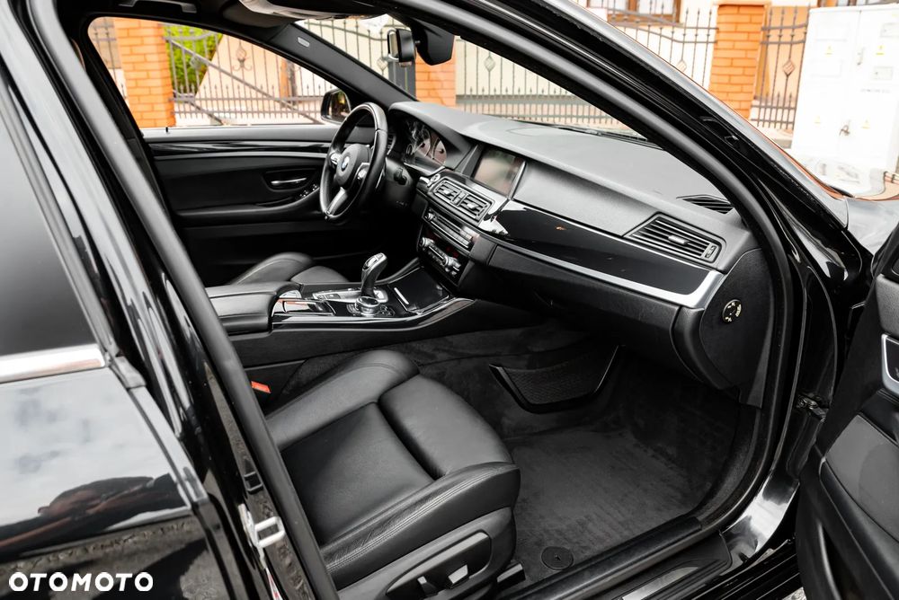 BMW Seria 5 525d xDrive Sport-Aut Modern Line - 23