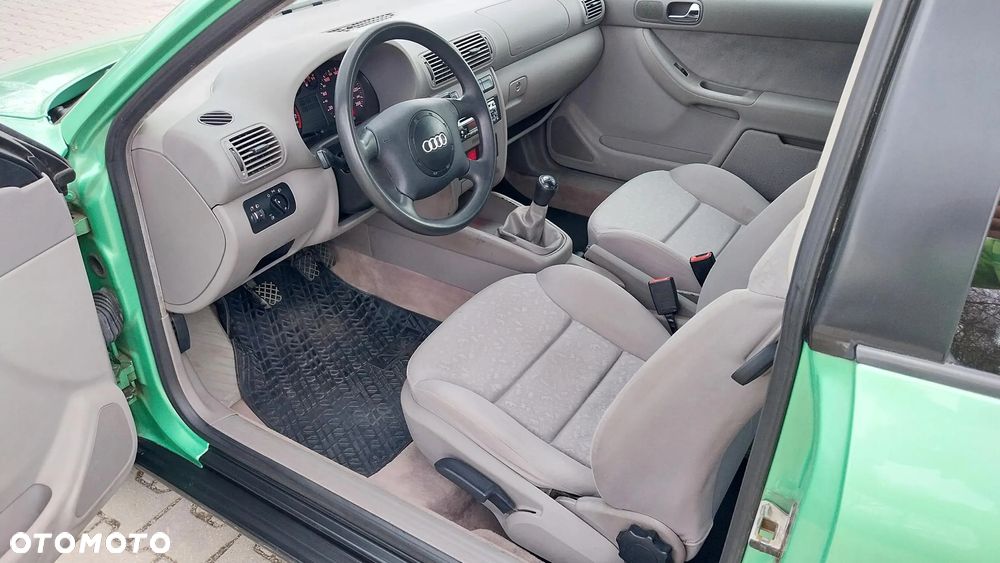 Audi A3 3-drzwiowe 1.6 Ambiente - 10