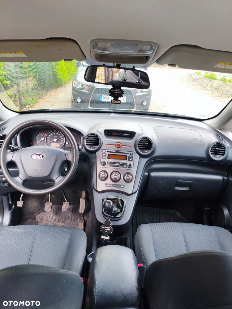 Kia Carens 2.0 EX - 7