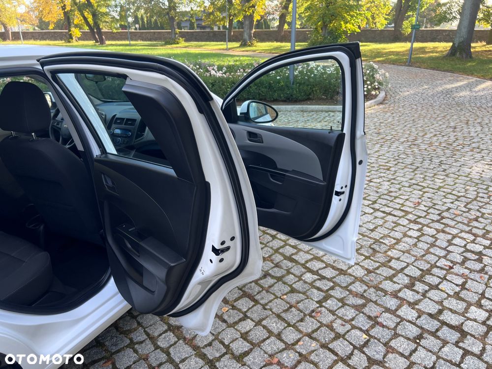 Chevrolet Aveo - 22