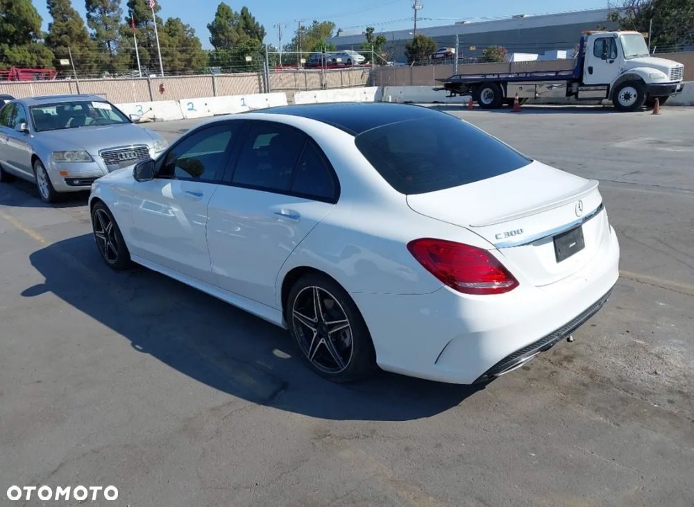 Mercedes-Benz Klasa C 300 9G-TRONIC AMG Line - 5