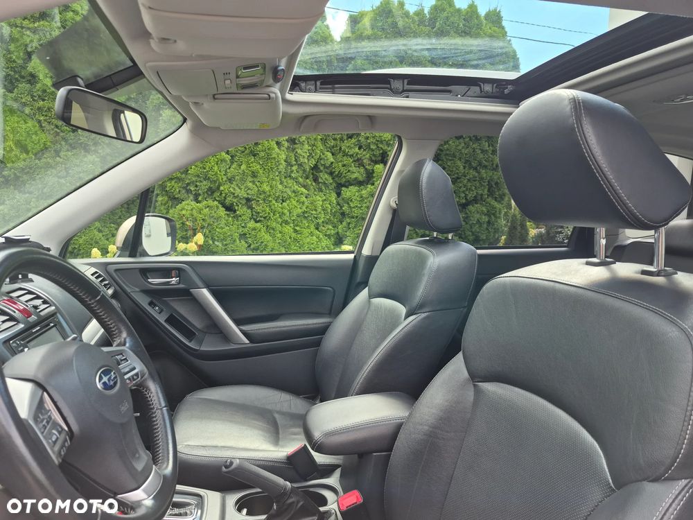 Subaru Forester 2.0XT Platinum Lineartronic - 14