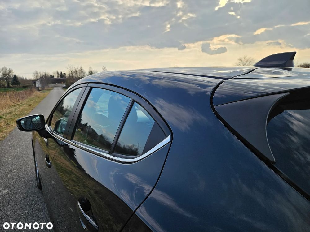 Mazda 3 SKYACTIV-G 120 Exclusive-Line - 4