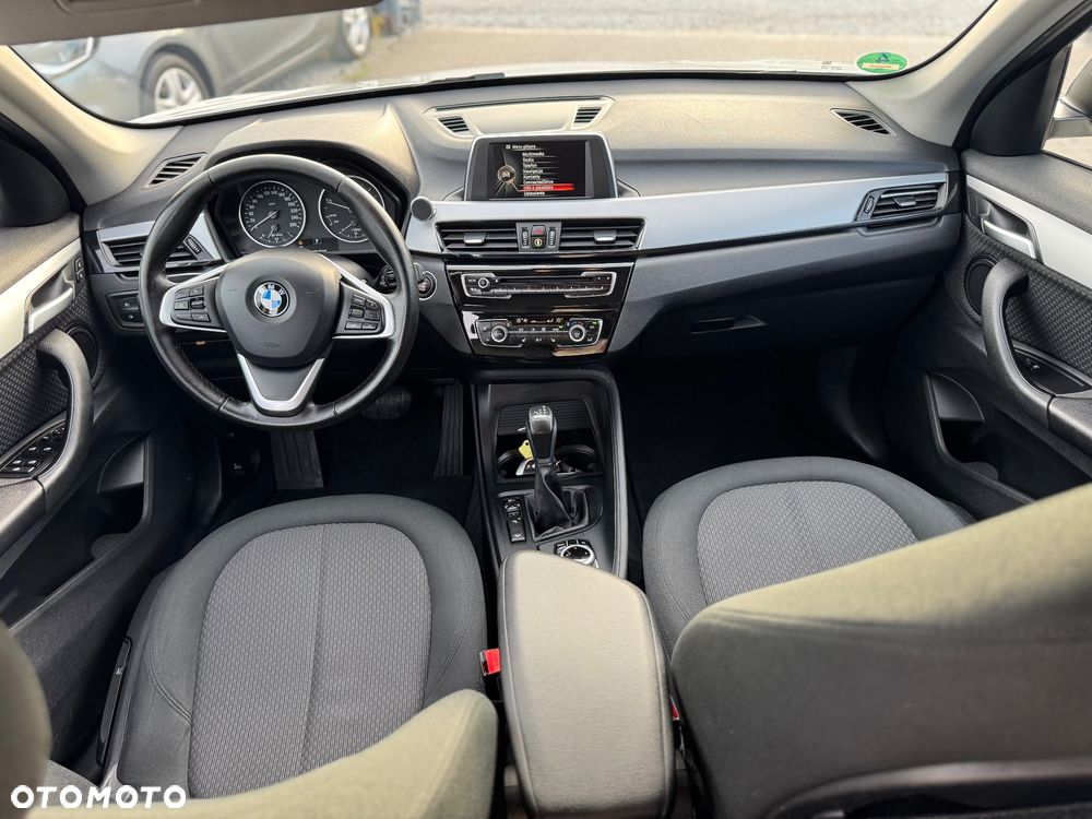 BMW X1 xDrive18d xLine - 23