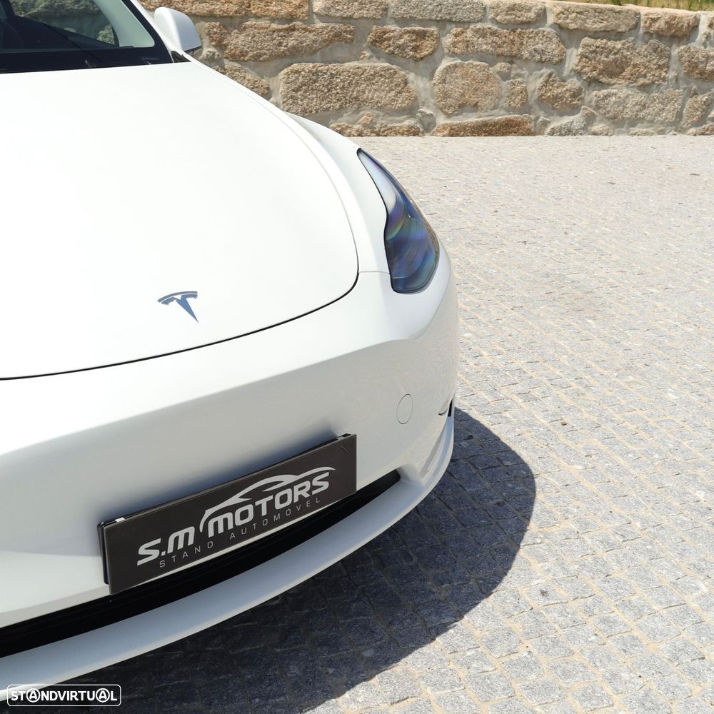 Tesla Model Y Long Range Dual Motor AWD - 12