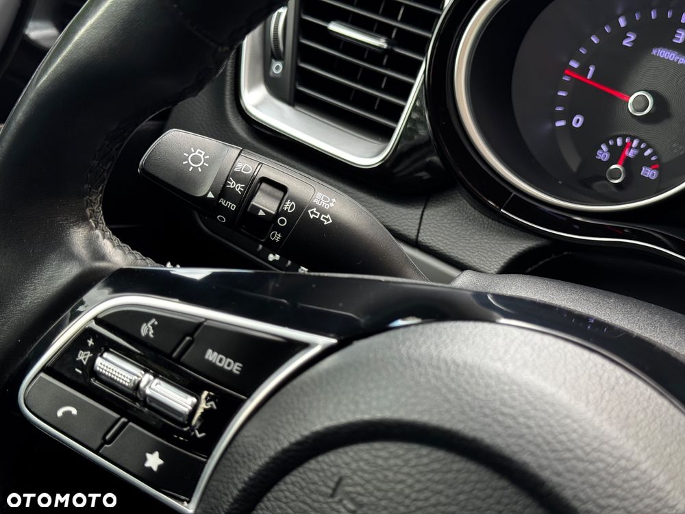 Kia Ceed 1.6 CRDi mHEV L DCT - 17