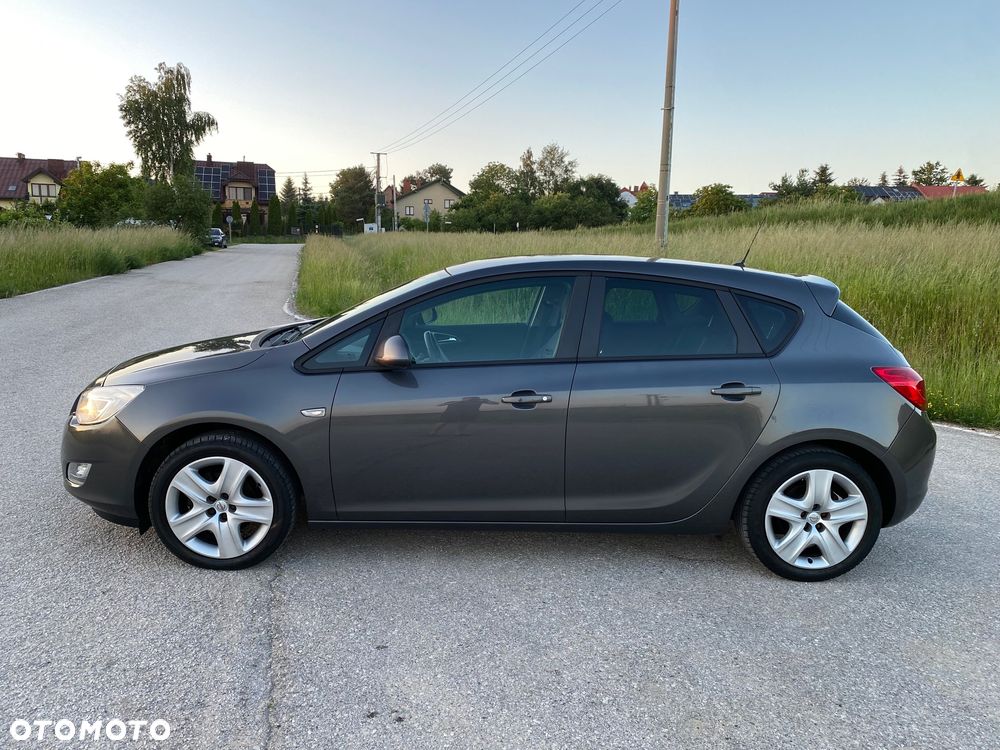 Opel Astra 1.4 Turbo Design Edition - 18