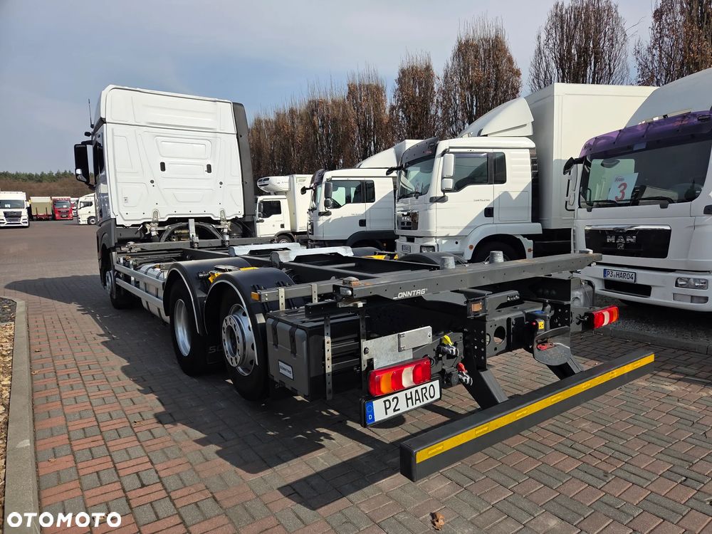 Mercedes-Benz Actros - 6