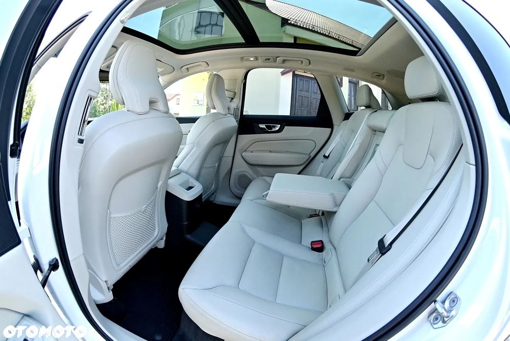 Volvo XC 60 T6 AWD Recharge Geartronic Inscription - 30