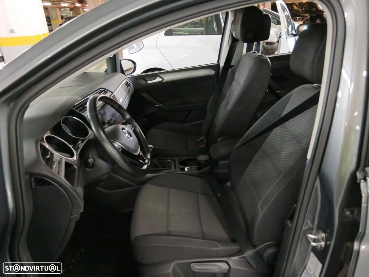 VW Touran 2.0 TDI Confortline DSG - 6