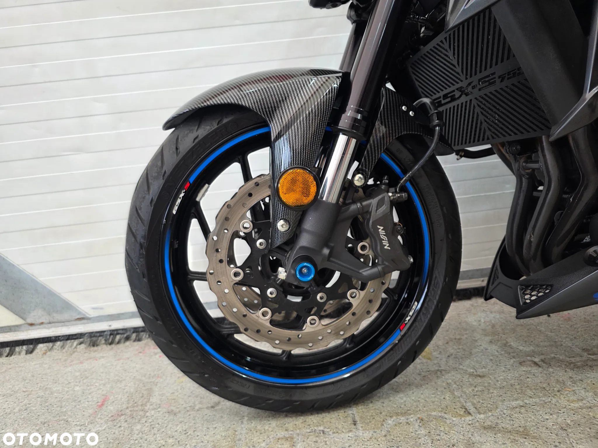 Suzuki GSX - 17