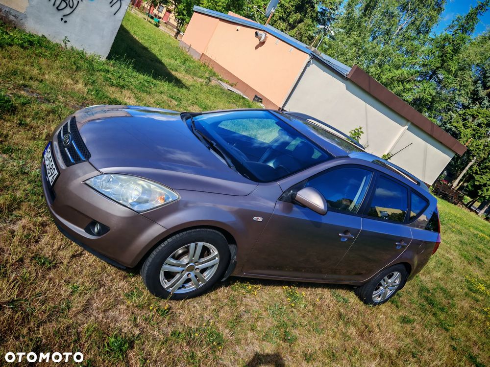 Kia Ceed 1.6 Crdi Comfort - 1