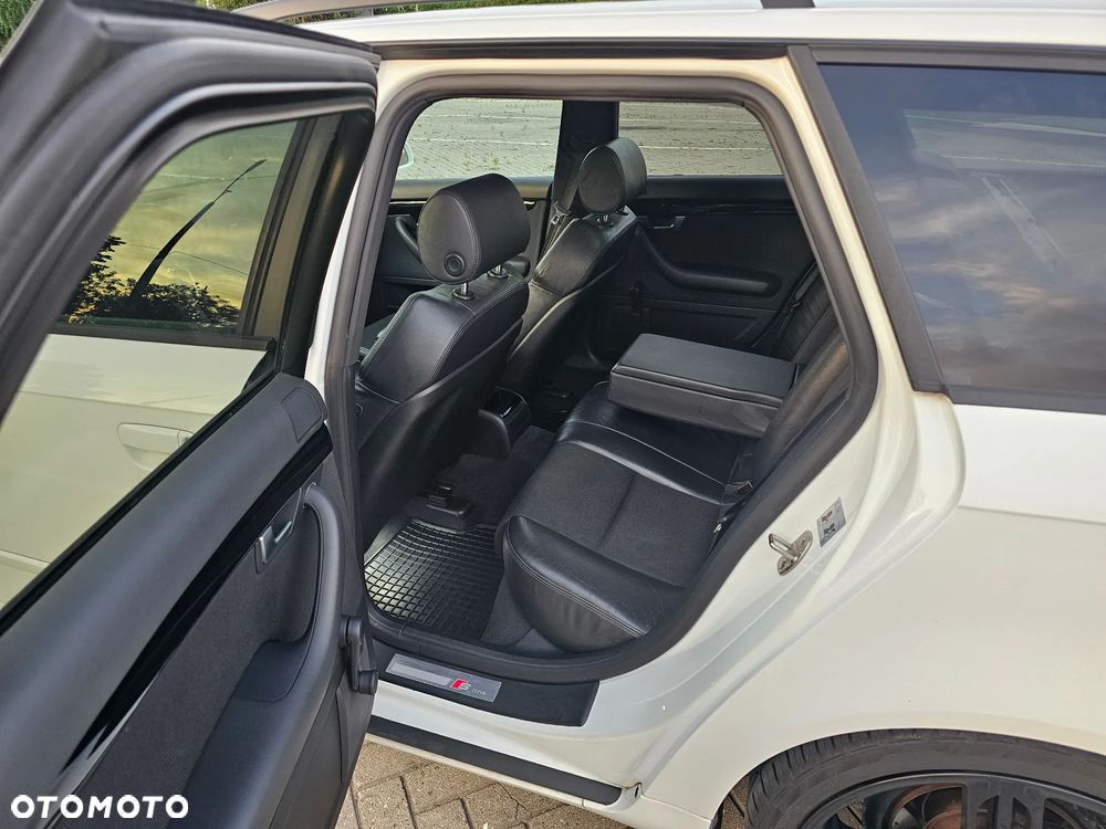 Audi A4 Avant 2.0 TDI Quattro - 17