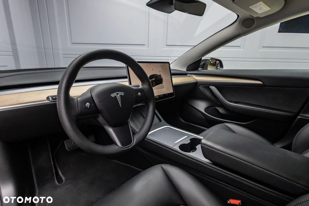 Tesla Model 3 - 14
