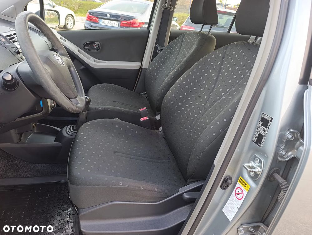 Toyota Yaris 1.3 Luna A/C - 13