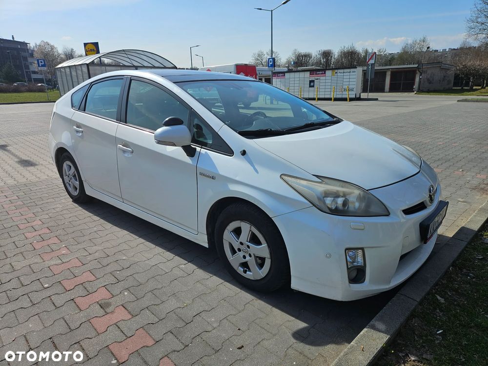 Toyota Prius - 4