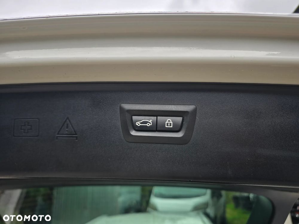 BMW Seria 5 520d xDrive Luxury Line - 25