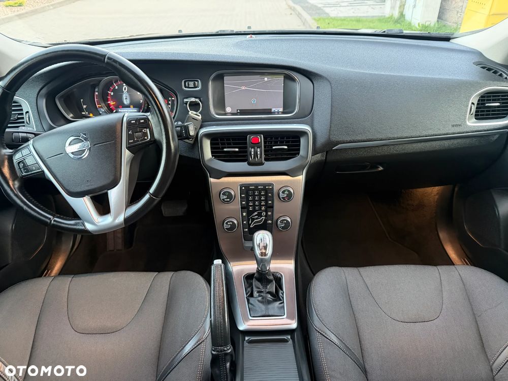 Volvo V40 T4 Powershift Momentum - 4