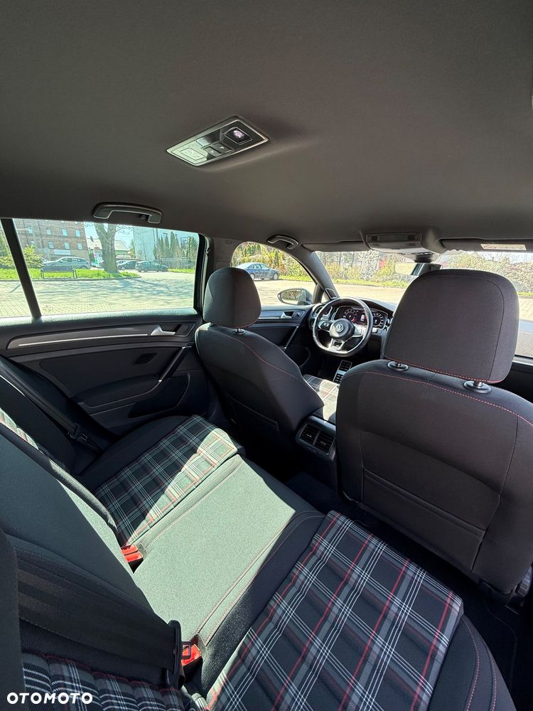 Volkswagen Golf GTI (BlueMotion Technology) DSG - 13