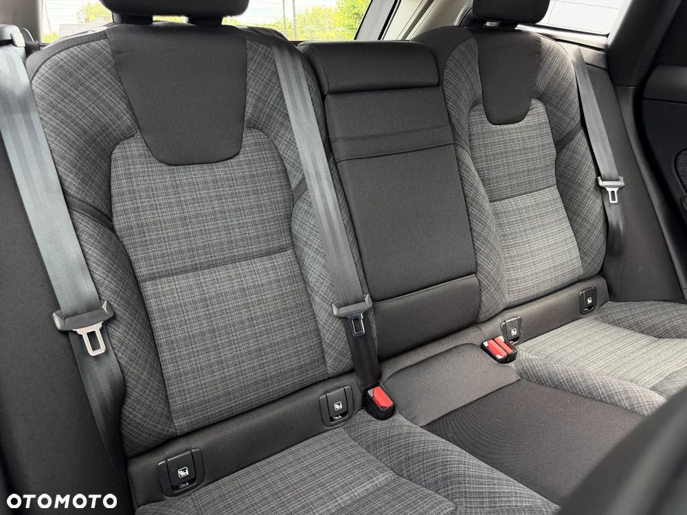 Volvo XC 60 B5 B AWD Core - 24