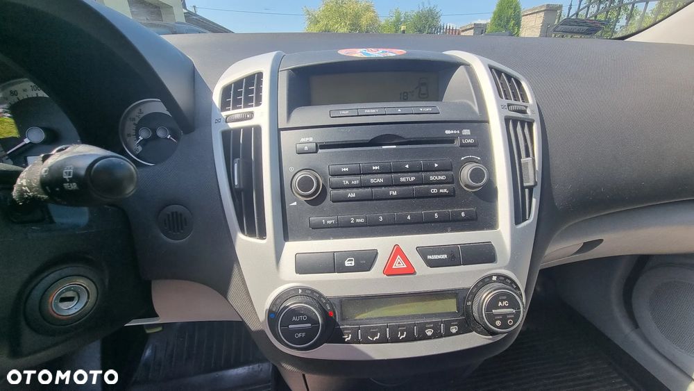 Kia Ceed - 14