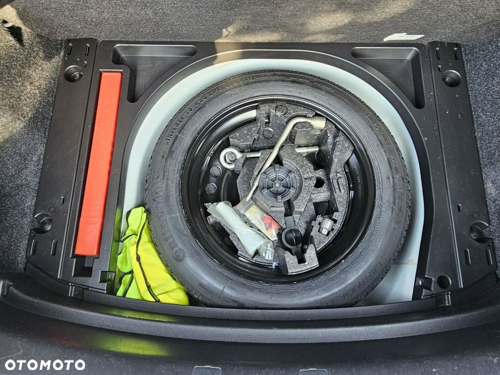 Volvo V40 D2 Momentum - 27