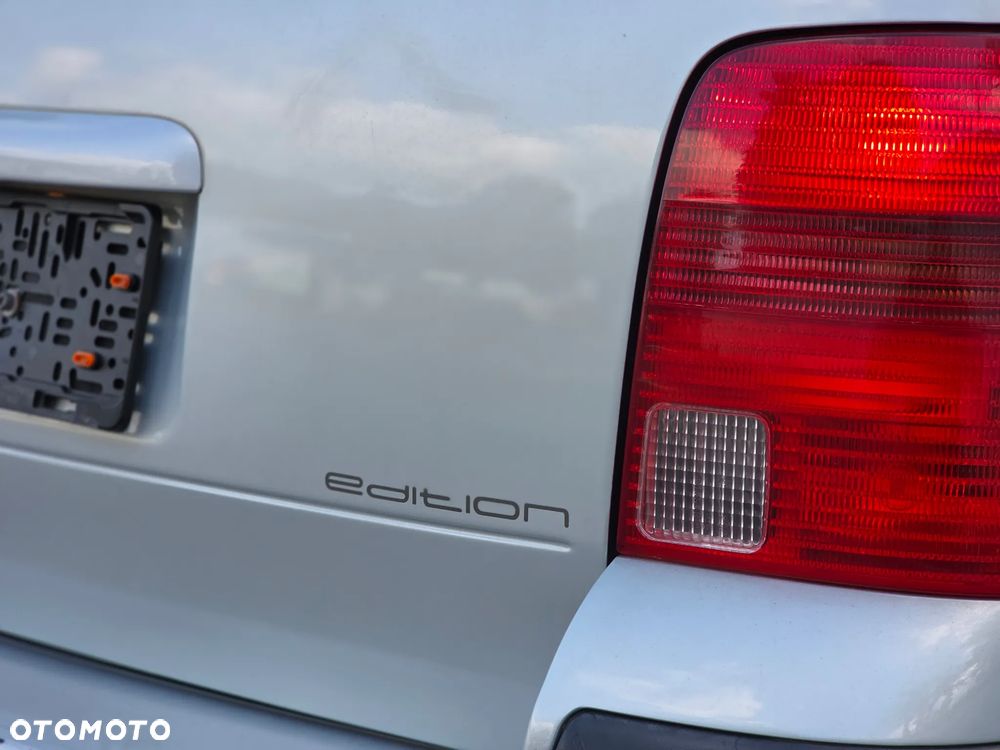 Volkswagen Passat 1.6 Comfortline - 18