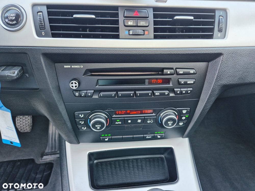 BMW Seria 3 320d - 12