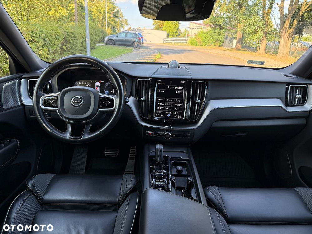 Volvo XC 60 D5 AWD R-Design - 9