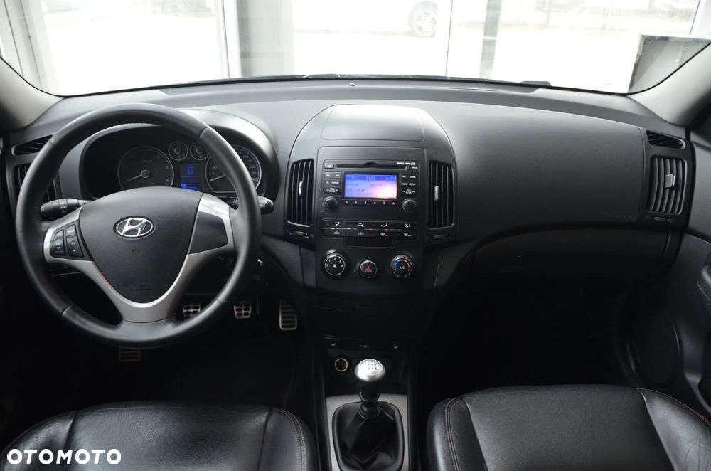 Hyundai i30 1.6 CRDi FIFA WM Edition - 27