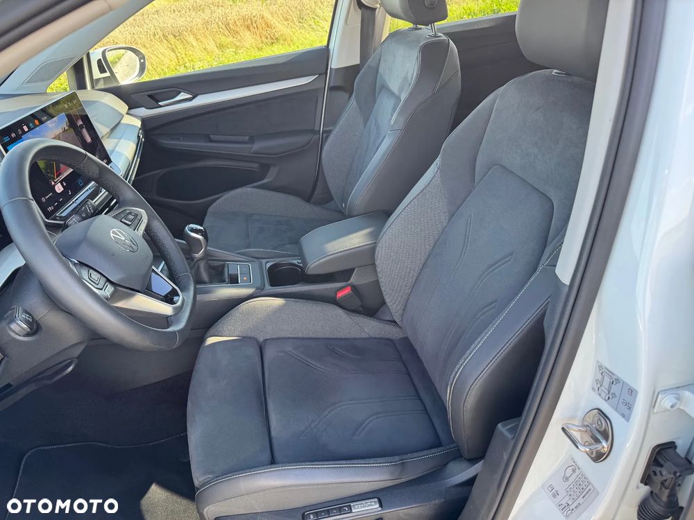 Volkswagen Golf VIII 1.5 TSI Life Plus - 10